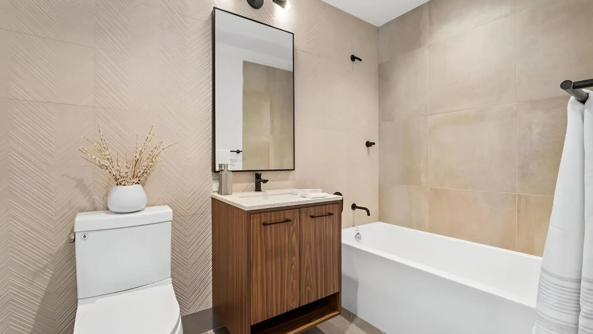 Posh Studio With Luxe Amenities In Prime Location! New York 0*,  United States
