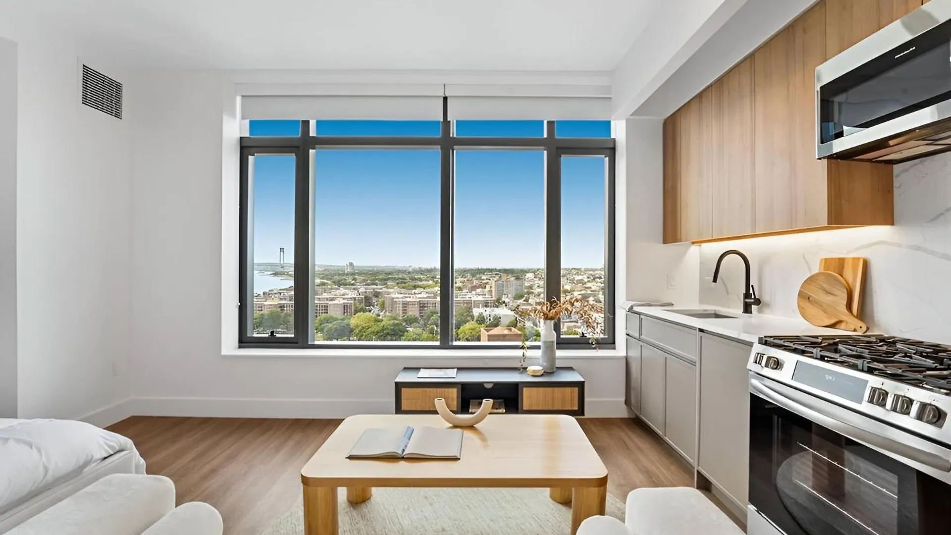 Posh Studio With Luxe Amenities In Prime Location! New York Apartment